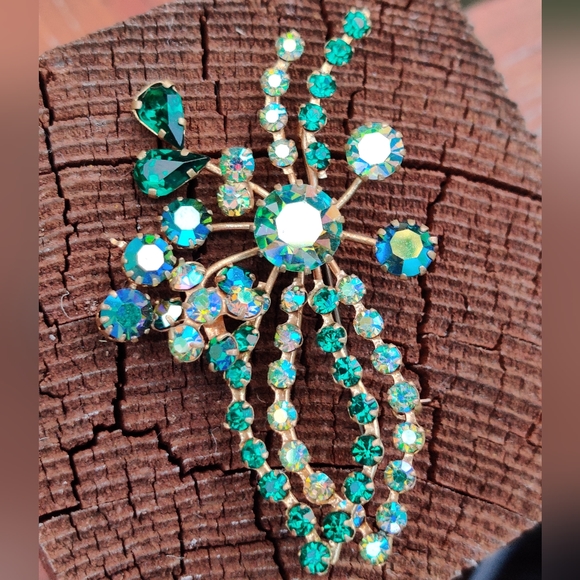 Vintage Made in Austria Crystal Brooch and Earrings Set - Picture 4 of 13